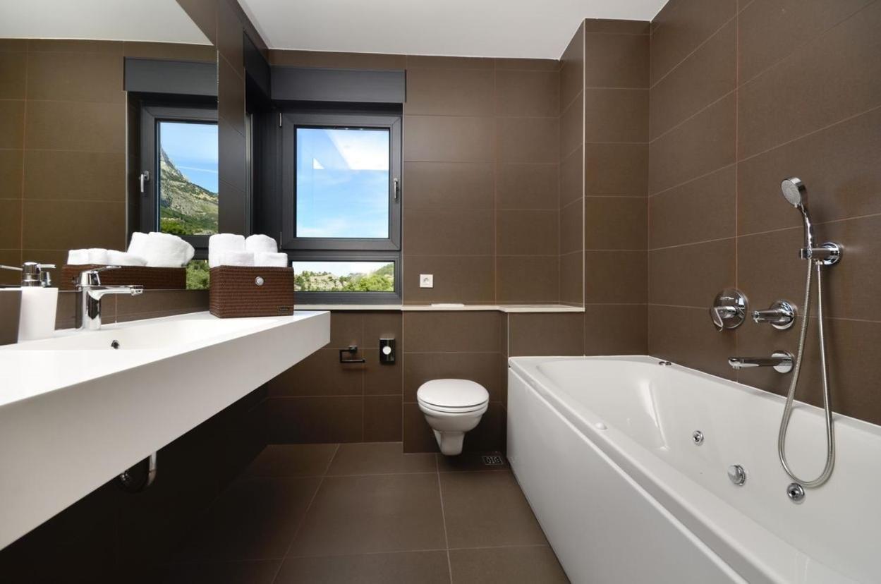 Villa View A Luxury Villa In Makarska, Heated Private Pool, Jacuzzi, Gym Exterior photo